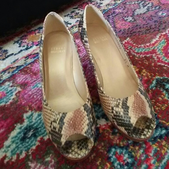 Stuart Weitzman Shoes - NWOT Stuart Weitzman snake π pumps Stuart Weitzman Shoes - NWOT Stuart Weitzman snake π pumps